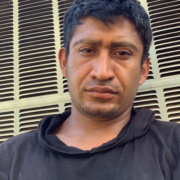 Meet your Posher, Carlos - Picture 1 of 1